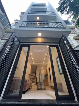 Chính chủ bán nhà ngõ 30.2 Ngọc Thuỵ. Đối diện vườn hoa. Căn góc 32m2 - 5tầng - MT 3.5m - giá 5.7tỷ