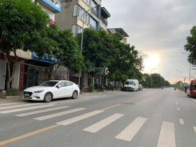 Bán biệt thự hàng hiếm tại Sài Đồng, 216 m2, lô góc trục đường chính vào Vinhome kinh doanh đỉnh