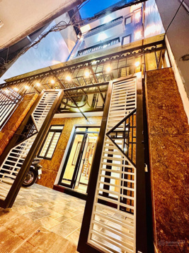 39m2*5T*6.52 tỷ, Văn Hương, Tôn Đức Thắng, Đống Đa, HN, nhà mới kính koong, 0985 818 818