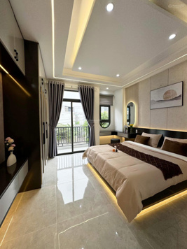 Nguyễn Sơn ngõ rộng cách 1 nhà ra mặt phố ngõ thông ra hồ và công viên - 50m 6 tầng thangmáy