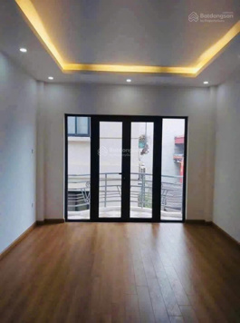 Bán nhà riêng tại Ngõ 79, Cầu Giấy, 7,2 tỷ, 33m2, 4PN, 3WC, pháp lý đầy đủ