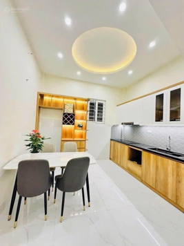 Bán nhà Nguyễn Khang - Cầu Giấy, nhà ở ngay, ngõ 3 gác tránh xe máy, 40m*4T, chào 7,25 tỷ có TL sâu