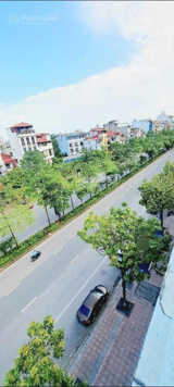 Cần bán gấp căn nhà 5 tầng mặt phố Ngô Gia Tự, Long Biên, kinh doanh sầm uất, DT 100m2 giá: 26 tỷ