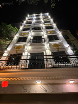 Tòa CCMN/CHDV mặt phố Vĩnh Hưng, HM, 230m2 x 8 tầng thang máy. Mặt tiền 9m. Thu nhập 200tr/tháng