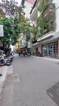 Hot - bán gấp nhà phân lô Tôn Đức Thắng giá rẻ 241m2, ô tô tránh, ngõ thông, MT 7m chỉ 48 tỷ