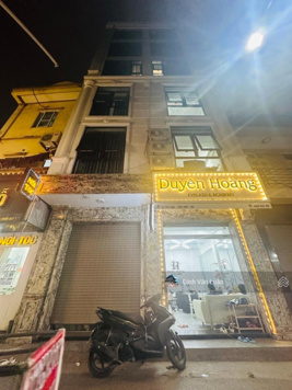 Lô góc! Kinh doanh sầm uất, 65m2, MT 6.5m, 4T chắc chắn