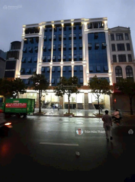 Tòa nhà văn phòng Cầu Giấy - 9 tầng. Thang máy, dòng tiền 450tr/tháng. DT: 270m2 - giá 132 tỷ