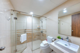 Bán nhanh officetel River Gate 27m2 full, nội thất, lầu cao, giá bán 2.13 tỷ. LH: 0933 304 751