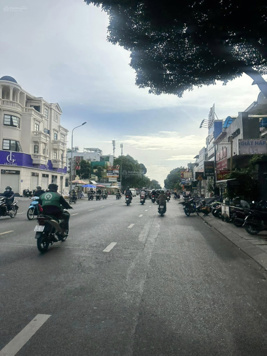 Bán nhà Hẻm xe hơi Cách Mặt tiền 1 căn Phan Văn Trị P10 đúc lửng 2 lầu 4PN chỉ 5,63 tỷ TL