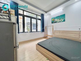 Cho thuê phòng trọ giá rẻ, đầy đủ nội thất, không tính phí xe, có cửa sổ lớn thoáng mát