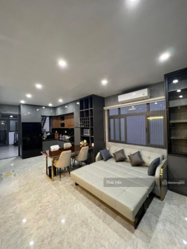 Cực gấp! Siêu rẻ, Bán nhà cấp 4, hẻm 6m khu Lạc Long Quân, DT 4.05x20.3m, giá 8 tỷ 7 TL