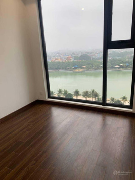 Chính chủ cần tiền bán gấp căn 2pn view hồ Masteri West Heights giá sốc 3,9 tỷ bao toàn bộ thuế phí