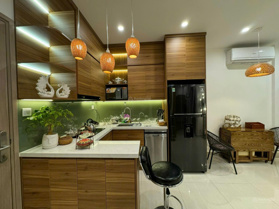 Chính chủ bán căn 1N + tòa S1 tầng trung view đẹp, NT full, BC hướng ĐN, DT 42,9m2. Giá 2,5 tỷ nét