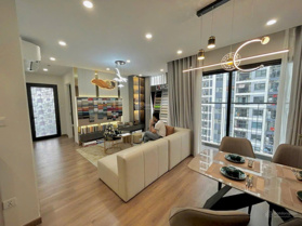 Chính chủ bán căn 2 + 63,1m2 3,4 tỷ, tầng đẹp full nội thất cao cấp, do chuyển công tác nên bán gấp
