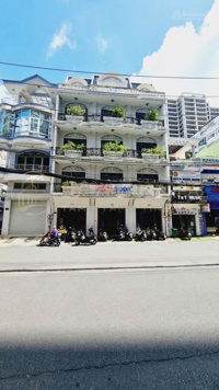 Bán rất gấp nhà siêu khan hiếm mặt tiền Hai Bà Trưng - DT: 10 x 25m - 3 lầu - giá bán: 68 tỷ TL