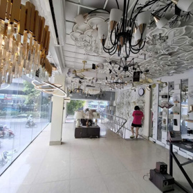 Mặt phố Nguyễn Xiển - 6 tầng thông sàn - thang máy - lô góc - vỉa hè 6m - vị trí siêu đắc địa