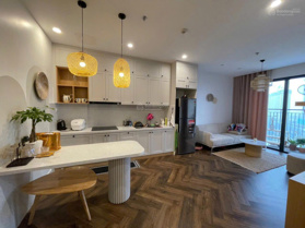 Chính chủ bán 2 căn hộ 2PN - 60m2 - 3.2 tỷ, 2PN + 69m2 3.5 tỷ full đồ Vinhomes Smart City