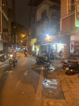 Bán nhà Tập thể tầng 1 Mặt phố - số 49 Bùi Ngọc Dương - Phường Bạch Mai - Quận Hai Bà Trưng