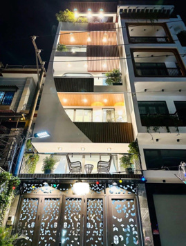 Chủ tịch bán nhà mặt tiền Dương Quảng Hàm, Gò Vấp 86m2 giá 7 tỷ 550