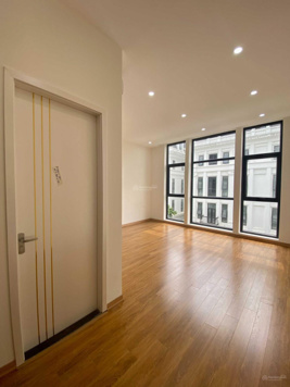 Cho thuê gấp liền kề Louis City Tân Mai - Đền Lừ 100m2, 5 tầng, thang máy, giá 30tr/tháng