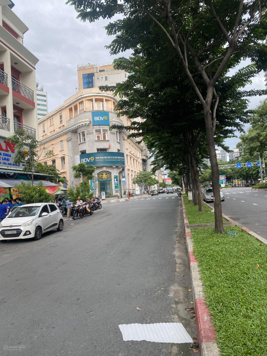 Cần bán căn mặt tiền Hàm Nghi P. Bến Nghé Quận 1 (Gần Như Lan) - 4,2x17m - 3 tầng - giá 40 tỷ