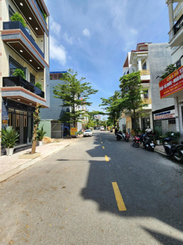 Bán nhà 2 mặt tiền, KDC gần ngã tư Miếu Ông Cù, P. Bình Chuẩn, TP. Thuận An