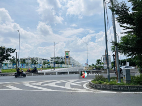 Full giỏ hàng cho thuê Shophouse Song Hành Lakeview Quận 2 giá cực tốt