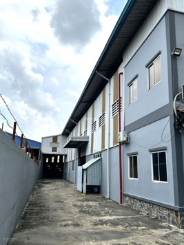 Bán nhà xưởng đang cho thuê, xã Đức Hoà Đông, Long An giá 35,6 tỷ vnd, DT 2760 m2