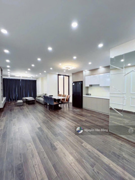 Căn 3 phòng ngủ 124m2 tầng trung hướng ban công Đông Nam mát mẻ, nhà sẵn về ở ngay, pháp lý sổ đỏ