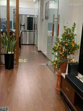 Bán căn nhà phố Ngọc Lâm - gara - kinh doanh diện tích 40m2