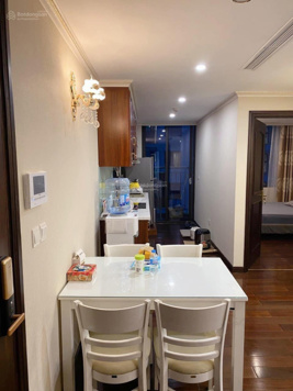 Chính chủ cần cho thuê căn 2N 72m2 tầng cao đủ đồ Giá: 12.5 triệu/ tháng. Hc Golden City