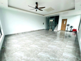 Cho thuê căn shophouse Vinhomes Ocean Park Gia Lâm 130m2, lô góc, view công viên, 15 triệu/tháng