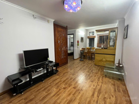 Bán căn hộ toà nhà CT13 Nam Thăng Long, 2 phòng ngủ, đủ đồ, sàn gỗ, tầng trung, view Ciputra Hà Nội