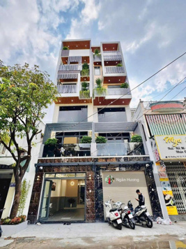 Siêu phẩm Nguyễn Văn Khối, P11, Quận Gò Vấp 4 lầu thang máy giá 15.9 tỷ