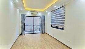 Thang máy! Tân Mai, lô góc 2 thoáng, 10m ra ô tô đỗ, full nội thất, 37m2x6tầng, MT 3m4, giá 9,89 tỷ