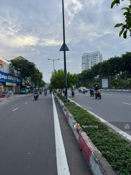 Bán gấp nhà mặt tiền Nguyễn Oanh P6 DT 4*25m hiện trạng 1 lầu vị trí đẹp giá 11 tỷ x còn TL