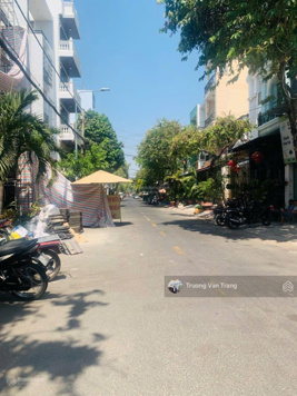 Bán nhà MTKD Lê Thiệt 11,9x20 m - Q. Tân Phú giá 28 tỷ TL!