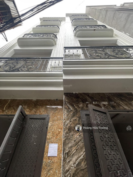 Bán nhà phố Đội Cấn DT 34m2 6 tầng thang máy, giá 7,4 tỷ LH E. Trường 0985 342 385