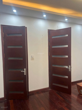 Bán tòa building mặt ngõ Trung Kính to, 6 tầng thang máy, nội thất cao cấp, để ở hoặc VP cực đẹp