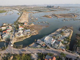 Bán lô góc mặt mương, đường 15m đi thẳng ra Vin Hạ Long Xanh