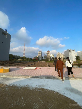 vợ chồng em cần bán gấp lô đất 100m sát tập đoàn Sungroup ,Quảng Trường giá 1tỷ5