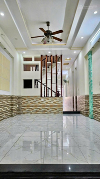 11/12 chủ gấp bán giảm 800tr, bán nhà 3 tầng đúc hẻm kinh doanh ngay CC Võ Đình Q12