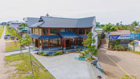 Nhà full gỗ Lim phong cách Nhật mặt tiền Đại Lộ Đông Tây sát bên nhà hàng Kiều Thy. 19.4 x 15m