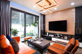 Chính chủ bán căn 2PN ban công ĐN tầng 15 chung cư 90 Nguyễn Tuân giá 5.5 tỷ. Liên hệ 0911 981 612