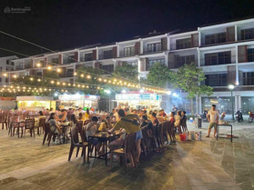 Cho thuê nhà phố thương mại trục đường tỷ đô 36m kinh doanh tốt nhất Bãi Trường. LH 0939 439 474