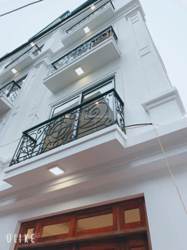 Bán nhà Thạch Bàn 30m2 x 5 tầng ngõ trước nhà 2m, gía 4,55 tỷ (rẻ nhất thời điểm hiện tại)