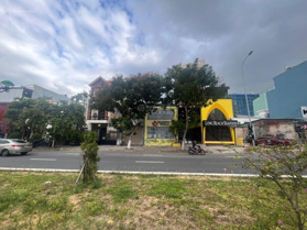 Chính chủ bán đất tặng nhà mặt tiền Hồ Xuân Hương ngang 10m2 siêu đẹp. Lh: 0938 283 777