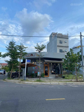 Bán lô đất đường đỗ bán cách biển 200m2 vị trí vip giá chỉ hơn 12tỷ