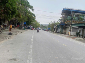 Cần cho thuê ngôi nhà 2 tầng mặt đường Việt Hưng