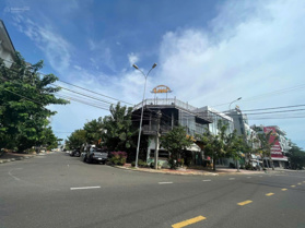 Cho thuê nhà góc 2MT Tuyên Quang, DT: 13m x 25m, 1 trệt, 1 lầu, Phan Thiết